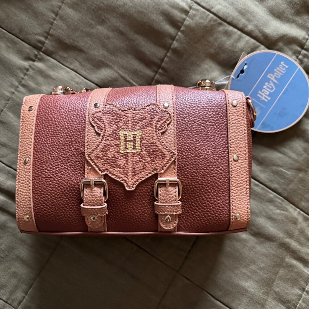 Wizarding World of Harry Potter Mini Hogwarts School Trunk Purse NWT​​